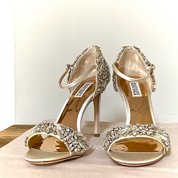 Badgley Mischka Satin Tampa Ivory Crystal Ankle Strap Stiletto Sandals N… - Picture 13 of 15